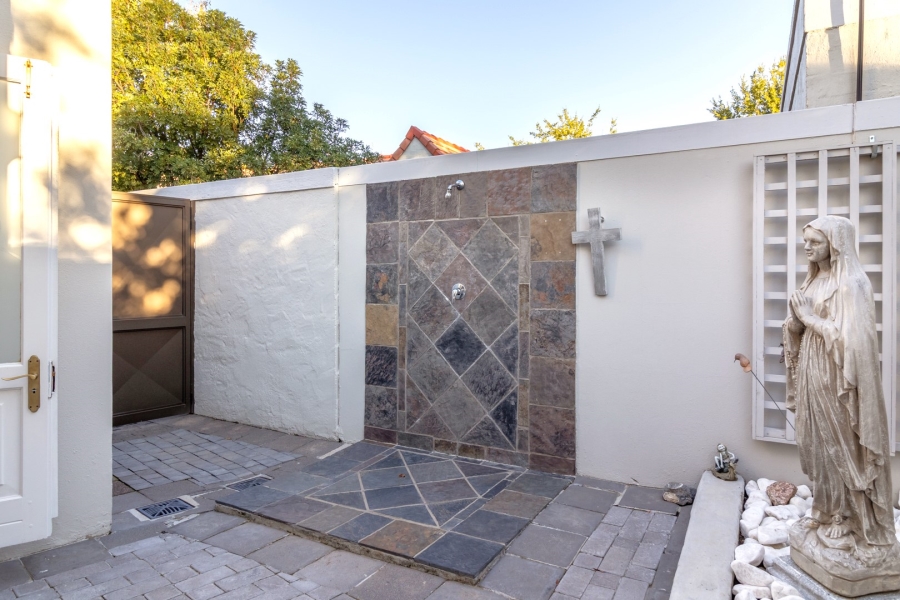 4 Bedroom Property for Sale in Boschenmeer Golf Country Estate Western Cape